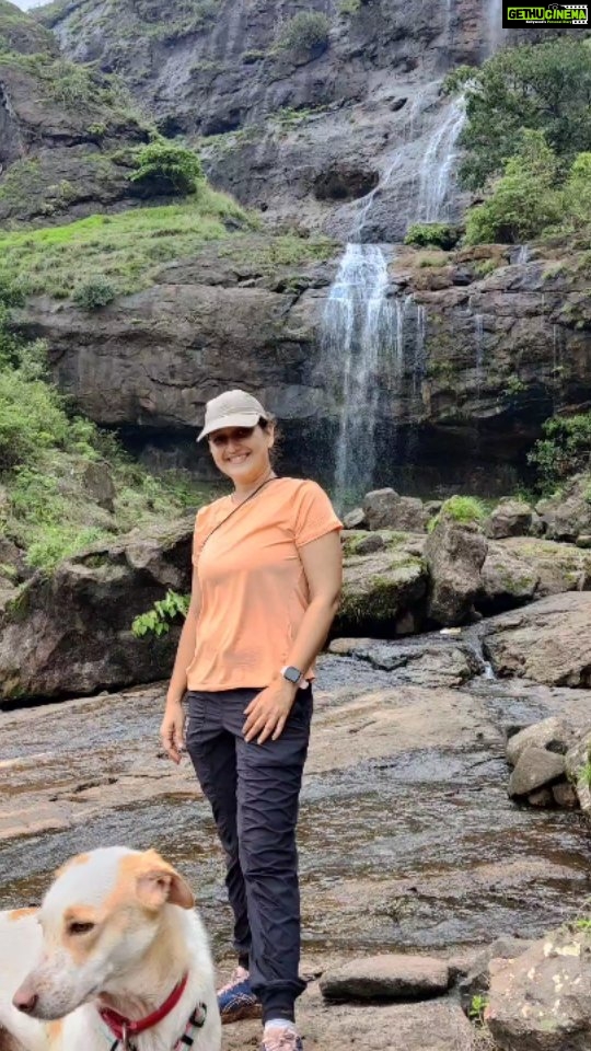 Laila Mehdin Instagram - ⛈️ Rainy days are the best to run off for a trek in the hills 🌧️✨ #monsoondiaries☔ ✨