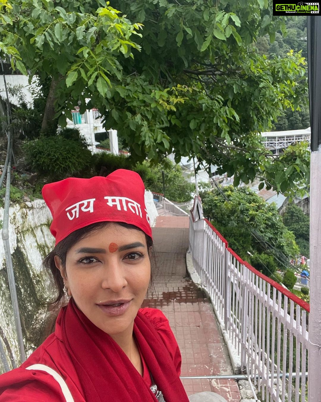 Lakshmi Manchu Instagram - I love visiting temples and spiritual places, in India, that have been filled with vibrant energy for centuries. With people around the globe choosing these places to meditate, I am also drawn to our culture and such holy places. One such divine place, on my bucket list, has always been Vaishno Devi. I visited Vaishno Devi, this week, and the energy, divinity, and love I felt has been unparalleled. To have the purity and power of three goddesses Maha Kali, Maha Lakshmi, and Maha Saraswati in one place, nestled inside a cave, was an enlightening and serene experience; making Vaishno Devi one of the most magical and spiritual places I have visited. India is blessed with numerous spiritual and heavenly places. I urge you all to make the time to visit your favourite places of worship and soak in all the peace and purity. Jai Mataji! Shri Mata Vaishno Devi Shrine | श्री माता वैष्णो देवी मंदिर