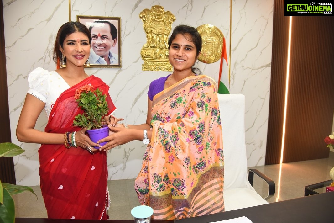 Lakshmi Manchu Instagram - What commenced as a pilot program, in 2021, for establishing smart classrooms in Thimmajipally, Jogulamba Gadwal District has now turned into a successful venture that is advancing Foundational Language skills in primary school children. Teach for Change, with the incredible support of Pegasystems, under “PROJECT REIMAGINE” recently established 30 smart classrooms that will further work towards improving primary school childrens' English language comprehension with the assistance of ToT (Training of Trainers) model. Along with Brahmachari Chaitanya, CEO and Trustee of Teach For Change, and Mr. Dharanikota Syuodhan, Lead Counsel – India and International Corporate Law, Lead CSR Initiatives, Pegasystems, I met with Honourable District Collector, Ms. Valluru Kranthi IAS and we signed an MoU in the District Collectorate, Jogulamba Gadwal District on the 28th of June. I am extremely joyous and feel pride at witnessing the monumental strides made in empowering these students by enhancing and furthering their English language skills. It was a groundbreaking day and we felt even more resolute in our vision when The District Administration appreciated the efforts of Teach For Change in bringing substantial progress in the educational sphere for the students of Thimmajipally. In a family of 535 schools, we have added 30 schools in our journey of revolutionizing education, one smart classroom at a time. I cannot wait to witness further milestones that this revolution will lead to!