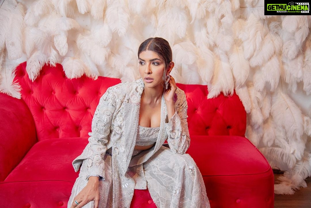 Lakshmi Manchu Instagram - "An unforgettable evening at #SIBAAwards2023! π Honored to represent Teach For Change and showcase our impactful work. Huge thanks to Brinda and Vishnu Induri for their unwavering support. πͺ Together, we're changing the world one child at a time, ensuring equal opportunities for all in government schools. πβ¨ Thanks to our generous donors for their contributions. π Rocked this power suit with a touch of girly! ππ When determination fuels your dreams, there's no limit to what you can achieve. ππ« We will be the change at Teach For Change! πͺπ #EducationForAll #MakingADifference"