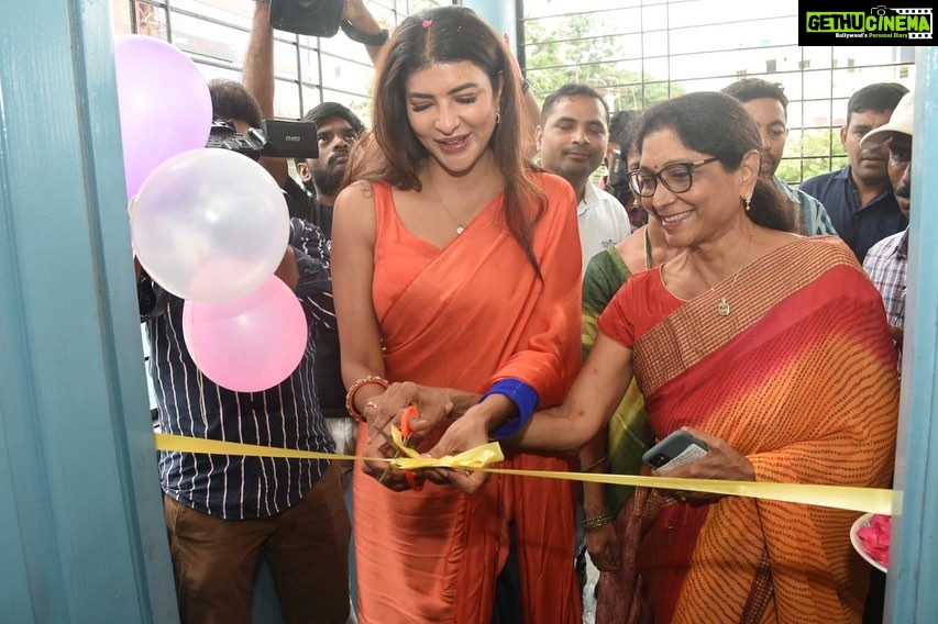 Lakshmi Manchu Instagram - Friday was an absolutely enchanting day as we unveiled 25 smart classrooms in Ranga Reddy district,made possible by the wonderful collaboration between @teach_for_change and the @veniraofoundation. Your overwhelming support has touched my heart deeply, filling me with profound gratitude. Being able to offer the children in government schools an education comparable to what my own daughter, Nirvana receives fills me with an unparalleled and overwhelming sense of joy. #rangareddy #telangana #governmentschools #EducationForAll #EmpoweringChildren #SmartClassrooms #GratitudeOverflowing #MakingADifference #CollaborativeEfforts #JoyfulEducation #TransformingLives