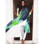 Lakshmi Priyaa Chandramouli Instagram – Dream without fear! Love without limits 💚🤍

Shot by @anupamasindhia
Makeup by @priyadharshini.makeupartist

#PhotoShoot #ActorsLife
#KollywoodActress #TamilActress #TamilPonnu #SelfStyling #SelfMakeUp #LakshmiPriyaaChandramouli #WorkLife #Experiments #GratitudeAlways #GratitudeAllDayEveryDay #EcrPhotoShoot #DreamWithoutFear #LoveWithoutLimits #Throwback