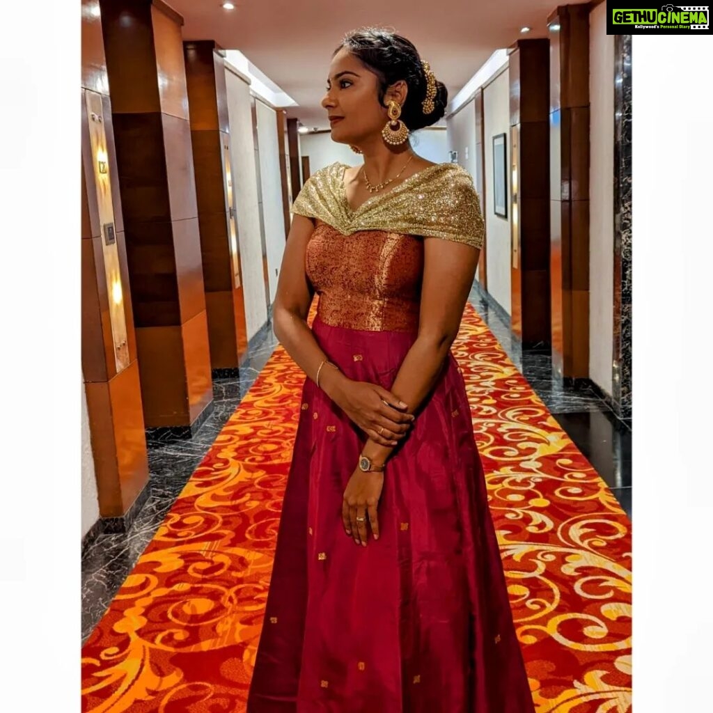 Lakshmi Priyaa Chandramouli Instagram - Wearing my mother's pattu saree upcycled into this beautiful dress by @rajdaksh of @studiodaksh! She made this for my wedding reception and I wear this dress often. Yes, I repeat my clothes and I love it! A good dress should be worn multiple times! ❤️ #LakshmiPriyaaChandramouli #UpcycleFashion #UpCycling #Sustainability #WearThemOften #Styling #SelfMakeUp #SelfStyling #ActorsLife #AmmaSpecial #AmmaSaree #RoyalFeels #GratitudeAlways #EnvironmentFriendly #TamilActress #TamilPonnu #KollywoodActress