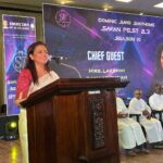 Lakshmy Ramakrishnan Instagram – Congratulations everyone on landing on the moon #Chandrayaan🙏

It is always a pleasure to interact with students, every moment spent is worthwhile , children brightened up my Day, today ❤️