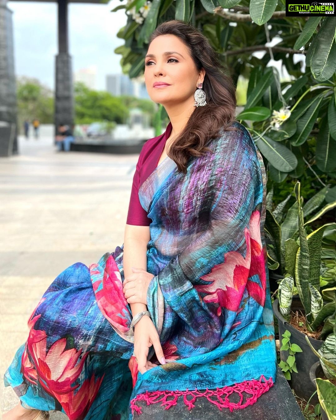 Lara Dutta Instagram - What could Ramona be dreaming of in the city of dreams…..?? #IshqENadaanOnJioCinema streaming free, 14 July onwards. @merainna @larabhupathi @shriya.pilgaonkar @suhailnayyar @neena_gupta @kanwaljit19 @crimrinal @singer_shaan @rajadeb07 @offbeat_monk @officialjiostudios @officialjiocinema #JyotiDeshpande @avishek_g #ManishaW @rajmalik165 #AVMAMEDIA #IshqENaadan @panoramamusic @believemusicindia
