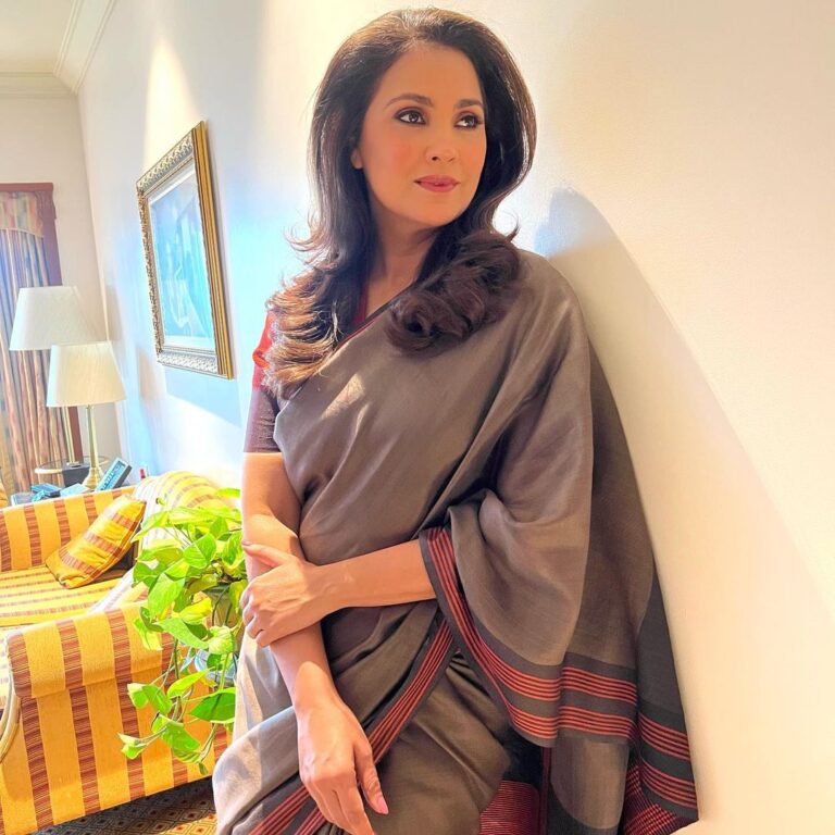 Lara Dutta Instagram - Loved Ramona’s sarees and jewellery so much! 🥰🥰. To dress a character to be powerful and vulnerable at the same time! #IshqENadaan only on #JioCinema…..