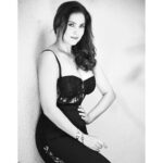 Lara Dutta Instagram - The gorgeous #laraduttabhupathi #laradutta Image @tinadehal Makeup @urbanchokra Hair @clarabellesaldanha Photographers assistant @btoshit @aj_star_lights Mumbai, Maharashtra