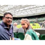 Lara Dutta Instagram - One lucky girl!!!! 🥇 🏆 #daddysgirl #mydaddystrongest @mbhupathi #Wimbledon #WomensFinal #vondrousova #Lefthanded #CentreCourt
