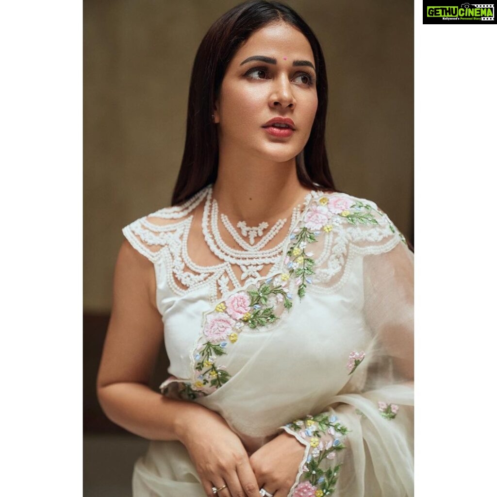 Lavanya Tripathi Instagram - In bliss with white . . Wearing @archanaraolabel @a.r.c.h.a.n.a 📸 @ishan.n.giri @enhancingmoments