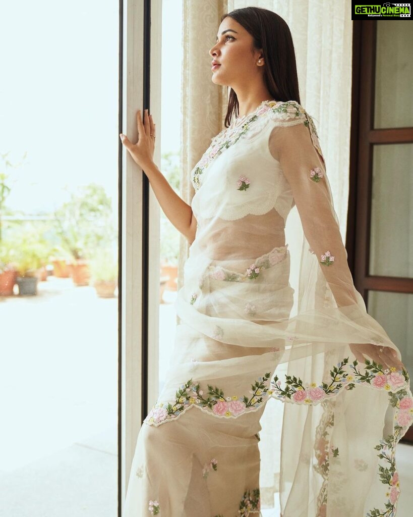 Lavanya Tripathi Instagram - I call white the most powerful non-color; it's clean, optimistic, powerful 🤍 . . Wearing @archanaraolabel @a.r.c.h.a.n.a 📸 @ishan.n.giri @enhancingmoments