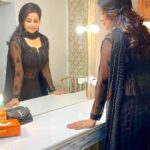 Leesha Instagram - If ur waiting for your next love❤️ look in the mirror 🤗💋 love ur self 🫣 #workmode #shootmodeon🎬 #blacklove #happyface #shootmode #vanitymirror #myalltimefavoritespot #bayou #kind #peace #balcklover🖤 #smilealways Vanity Van