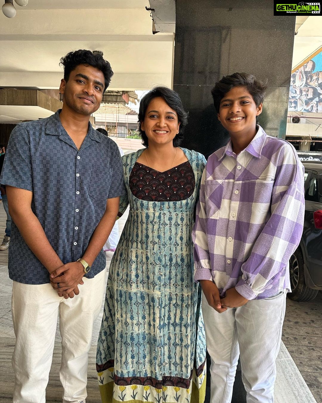 Lena Kumar Instagram - Congratulations @leswin_thambu_ishtam and @nandanrajeshh on your awesome performances in @malalyalam_movie_article_21 . Congratulations @lenin_balakrishnan and team @jojugeorgeactorofficial @ajuvarghese, @lenin_balakrishnan, @iminemyme, @dhanoop_joseph, @gopisundar_official, @ashkarali_cinematographer, @renganaath_r, @rasheedahammedclt @malalyalam_movie_article_21 #article21 #article21malayalammovie #lena #ajuvarghese #jojugeorge #gopisundar #righttolive
