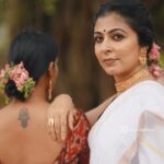 Leona Lishoy Instagram - Join us on this magical journey as we unveil the grace and allure of Onam Collection Sarees, perfectly paired with our curated selection of handcrafted jewelry. Visit @verandahstore to gift your loved ones. Dop: @sooraj_ijk Photographer: @vyshnavphotographer Edit: @mr.madeditz Location:@verandahstore #verandah #verandahstore #curatedcollection #conceptstore #whiteandgold #jewellery #keralasaree #kerala #keralagram #keralagodsowncountry #saree #onam #keralawedding #keralabride #sareelove #keralastyle #traditionalsaree #sareelovers #fashion #instagram #bridalsarees #traditionalwear #onamsaree #traditional #thrissur #onamcollections #linensaree #onamsarees #kasavusaree #linenkasavusarees