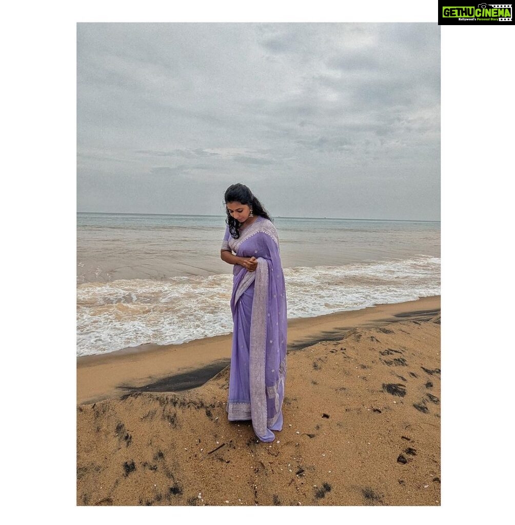 Leona Lishoy Instagram - I miss the drizzling beach vibe of Pondy :( . . Saree @kathabyanupama.studio 🦋 Click @iambobbyeric