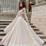 Lisa Haydon Instagram - My gorgeous sister @malika.haydon in stunning @sawangandhiofficial @sawangandhi_sg 🤍💕 #bridalparty Natural History Museum, London
