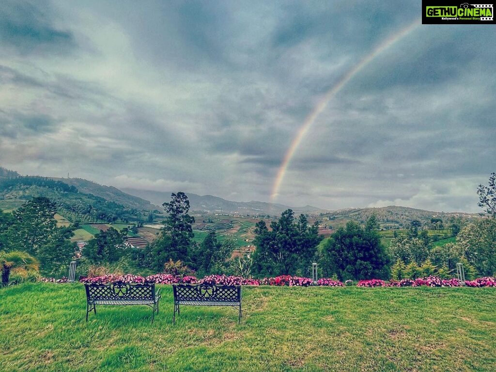 Lisa Ray Instagram - Mythically proportioned rainbows often appear to me as signs. And so…I’ll follow the rainbow, wherever it may lead. Nilgiris
