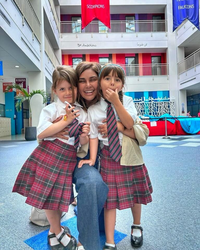 Lisa Ray Instagram - First day of BIG school! (Who’s more excited - mama or her cubs?) @nasdubaischool #nasdubaischool Nord Anglia International School Dubai