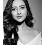Madalsa Sharma Instagram - Life is in color, but black and white is more realistic🖤🤍 #quoteoftheday #thoughtoftheday #madalsasharma #kavya #picoftheday #postoftheday #instadaily #instapic #instagood #instamood #mood #love #actorslife