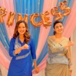 Madalsa Sharma Instagram - Mein Khiladi Tu Anari….🤪👯‍♀️😂 @ashleshasavant Because it’s trending💁‍♀️ Shot patiently by our cutie @muskanbamne ❤️ . . . . #reels #reelsinstagram #madalsasharma #ashleshasawant #barkha #kavya #videooftheday #instadaily #instavideo #instagood #instamood #mood #trending #trendingreels #reelitfeelit #reelkarofeelkaro #reeloftheday #reelit #love #actors