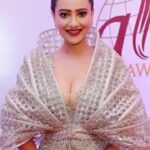 Madalsa Sharma Instagram - Some glitter and glam with a heart full of gratitude✨💖🏆 MUA - @ashuparwaninaturalmakeupartist Hair - @tarannumchaudhari #reels #reelsinstagram #madalsasharma #kavya ##grateful #gratitude #videooftheday #instadaily #instavideo #instagood #instamood #mood #trending #trendingreels #reelitfeelit #reelkarofeelkaro #reeloftheday #reelit #love #actorslife