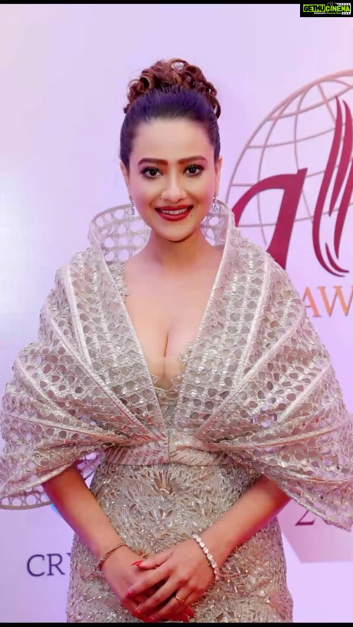 Madalsa Sharma Instagram - Some glitter and glam with a heart full of gratitude✨💖🏆 MUA - @ashuparwaninaturalmakeupartist Hair - @tarannumchaudhari #reels #reelsinstagram #madalsasharma #kavya ##grateful #gratitude #videooftheday #instadaily #instavideo #instagood #instamood #mood #trending #trendingreels #reelitfeelit #reelkarofeelkaro #reeloftheday #reelit #love #actorslife