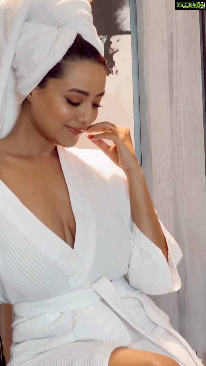 Madalsa Sharma Instagram - BTS unplugged💙 📸 @artographybysagar MUA @monashairandbeauty #reels #reelsinstagram #madalsasharma #kavya #videooftheday #instadaily #instavideo #instagood #instamood #mood #trending #trendingreels #reelitfeelit #reelkarofeelkaro #reeloftheday #reelit #love #actorslife