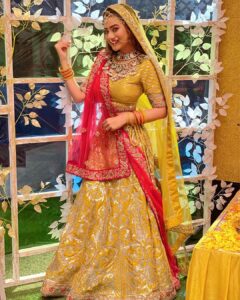 Madalsa Sharma Instagram - On This Janamasthami, May All Your Wishes Com True and May Nand Gopal Shower His Blessings on You and Your Loved Ones! 
Happy Janamasthami💛💛
.
.
.
.
#happyjanamshtami #lordkrishna #madalsasharma #kavya #festive #postoftheday #picsoftheday #instadaily #instagood #instamood #instapic #love #gratitude