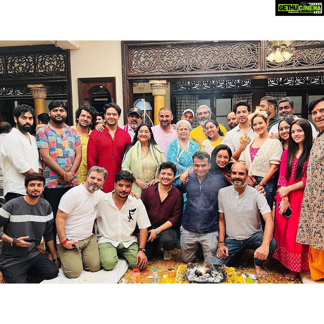 Madalsa Sharma Instagram - Today is a very special day as “Anupama” reaches the 1000 episode milestone. Words can’t express how grateful and happy I am to be a part of this show. All my gratitude goes to the captain of our ship @rajan.shahi.543 sir and @deepa.shahi.1428 aunty ji. This wouldn’t have been possible without your love, guidance and support. Once again I feel immensely blessed to be a part of this show and today’s historic milestone which we all have achieved together. ❤️❤️❤️❤️ Thu Thu Thu 😇😇 @directorskutproduction #1000episodes #anupamaa #shahiproductionspvtltd #teamanupama #rajanshahi #deepashahi