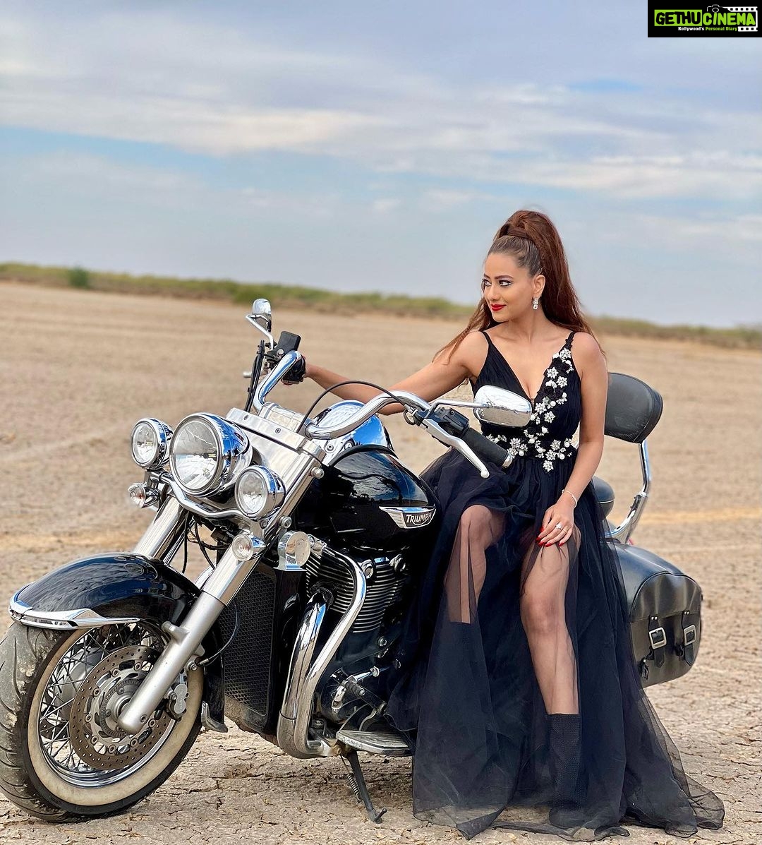 Madalsa Sharma Instagram - Always classy and a little bit sassy….✨🥂 . . . . #quoteoftheday #thoughtoftheday #madalsasharma #kavya #DilKiTuZameen #triumph #picoftheday #postoftheday #instadaily #instapic #instagood #instamood #mood #love #actorslife