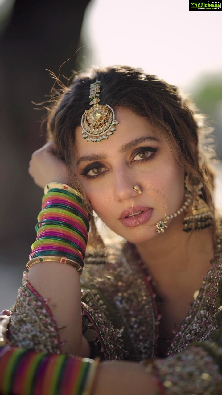 Mahira Khan Instagram - Makeup campaign for @lafioreisb 💄💋🍃 Jewellery @opalbymadihaihsan Clothes @hussainrehar.official PR/Coordination @hassanabdullahofficial Stylist @iamwaleednadeem Photography @shahbazshaziofficial Videography @okbfilms