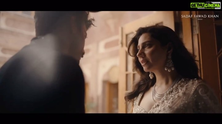 Mahira Khan Instagram - Nothing beats the majestic aura of Mahirah Khan & Fawad Khan as they pair to set the screen on fire for our latest Bridal campaign - Phir Milenge! Enjoy the beautifully captured feeling of longing and hope as it unfolds over the beautiful writing of the poetess, Amrita Pritam - Mein Tenu Phir Milange میں تینوں فیر ملاں گی کِتھے؟ کس طرح؟ پتا نہیں شاید تیرے تخیل دی چھنک بن کے تیرے کینوس تے اتراں گی یا ہورے تیرے کینوس دے اُتے اک رہسمئی لکیر بن کے خاموش تینوں تکدی رواں گی Hair & Makeup (Mahirah Khan) - @fatimanasirofficial Hair & Makeup (Fawad Khan) - @shammalq Styling : @fazeel_anser , @sadaffawadkhan Jewellery: @farhatalijewellers Director / Photography : @abdullahharisfilms DP : @talhaa_sharjeel Music : @zeeshan_vicky_haider Set Art : @mahinareki , @khizer.durrani #sfkbridals #sfkstudio #hazureonline #mahirakhan #fawadkhan #abdullahharisfilms