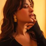 Mahira Sharma Instagram – eyes talk ….👀