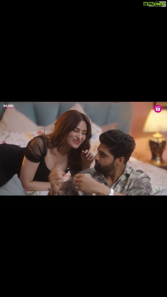 Mahira Sharma Instagram - Girlfriend ko manana toh Ved ke ✋haath ka khel hai. Source: Trust us bro 🙈 #BajaoOnJioCinema, streaming free 25 Aug onwards. @raftaarmusic @officialjiostudios @timesmusichub @tanujvirwani @sahilkhattar @sahilvaid24 @adinathkothare @officialmahirasharma #RajeshShama #NitishPandey @aslimonalisa @iamindreshmalik @pragyasingh28 @nikhil_sachan_ @shivavarmainstagram @saptaraj07 @arindamdebnath_ @jarvisintune @cuttingchai.io @musicalsaurabh #JyotiDeshpande
