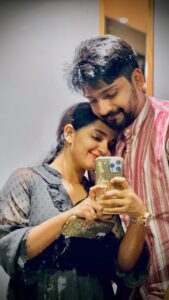 Malavika Krishnadas Instagram - I think this post doesn’t need any caption 🥹❤️🧿
.
@thejusjyothi 😘
.
Thank You so much @shilpabala for capturing this 🥹😘😘😘