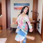 Malavika Krishnadas Instagram - Not at all my style but had to try this viral choreo 🧚🏻‍♀️🫰🏻 . @isshehzaankhan . VC: @thejusjyothi ❤️ . #laungdalashkara #reelsindia #trending #hindisongs
