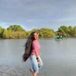 Malavika Krishnadas Instagram - Enjoy every moment here and now 🫶🏻❤️ . VC: @thejusjyothi Location : Maryland . #trendingreels #trendingtamil