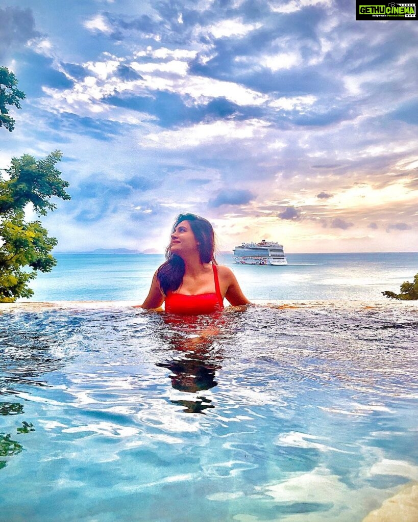 Malti Chahar Instagram - Feeling like a painting 🌸 #sunrise #infinity #pool #nature #love #view