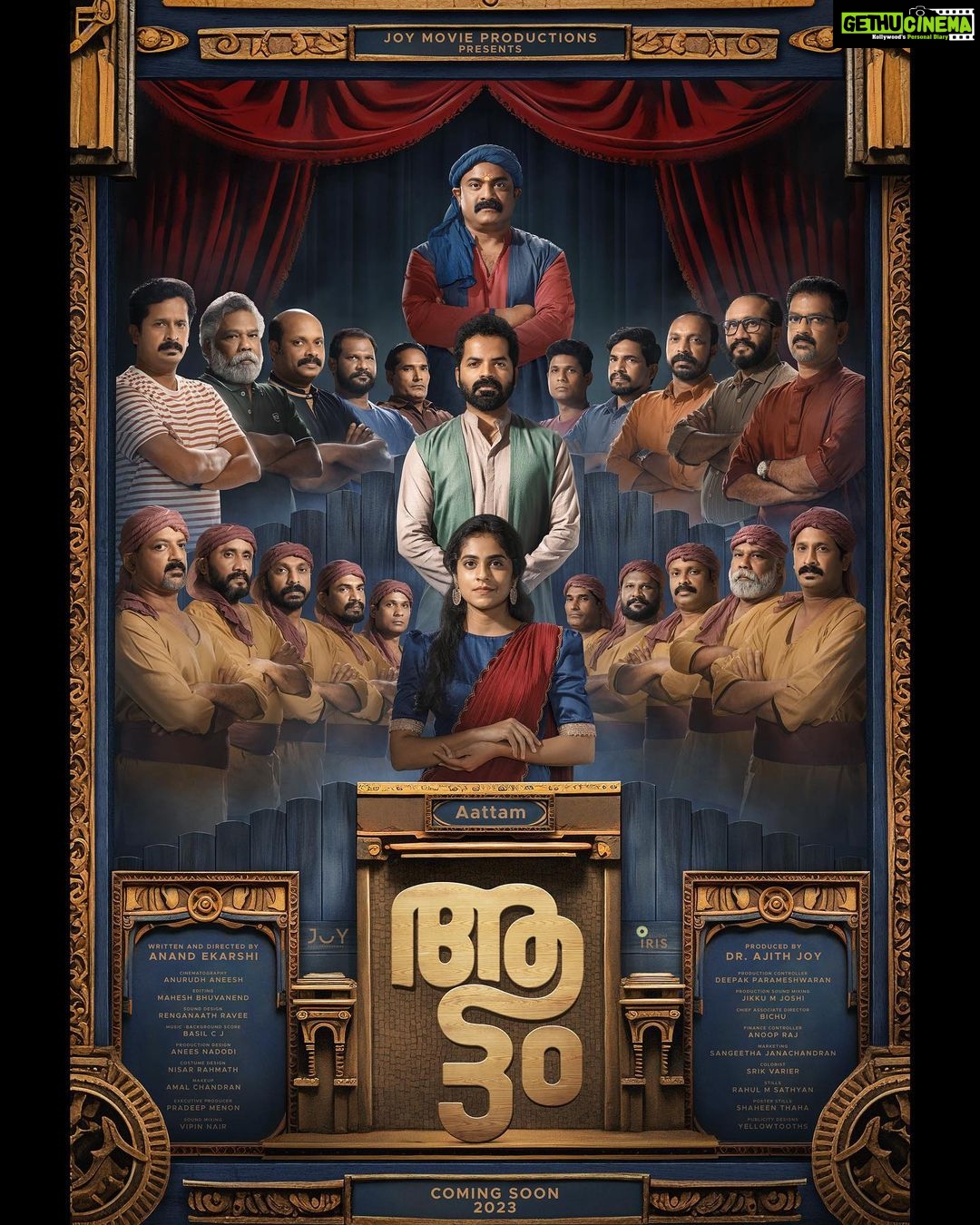 Mamitha Baiju Instagram - THE PLAY GOES BEYOND THE STAGE. അരങ്ങും കടന്ന് നാടകം തുടരും. #aattam.movie First look poster of 'AATTAM' starring @vinayforrt @Zarin Shihab @Kalabhavan Shajohn @Nandan Unni and introducing 9 new faces! Best wishes to the Director @Anand Ekarshi and @Joy movie productions. All the best to the entire team❤️