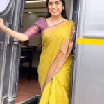 Manasa Radhakrishnan Instagram - Getting ready…😃🤓♥️ #vyooham #ramgopalvarma Thank you @srinivasmenugu43 @athip_anis ♥️ Vijayawada, A.P