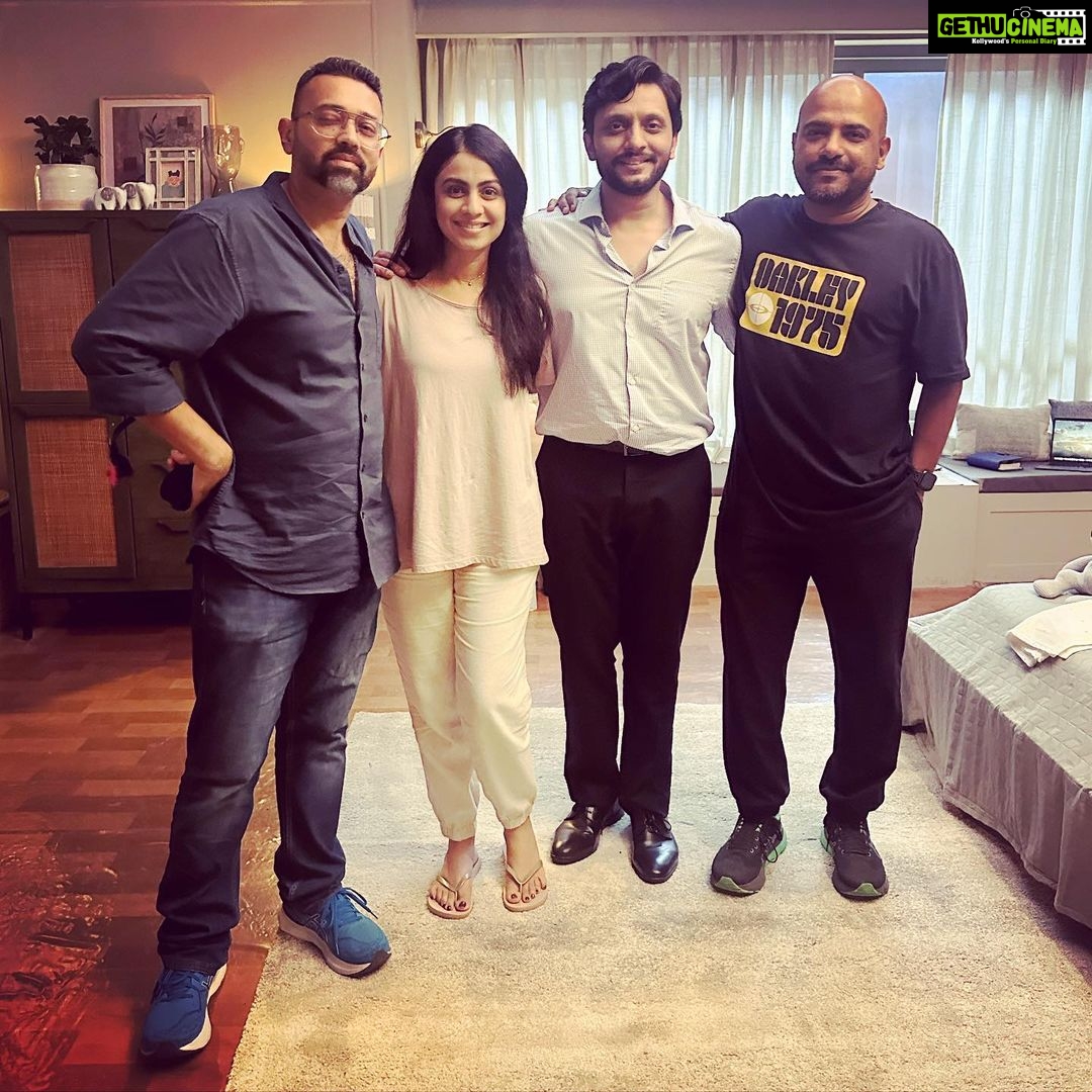 Manasi Parekh Instagram - A Sunday well spent working with the finest 😇🤌🏼 @mohdzeeshanayyub @polyvynil @kamera002 #TVC #goodknight Chitrath Studio
