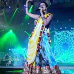 Manasi Parekh Instagram – Less than a month to go for Navratri!!!!! Are we meeting @rangilore Mumbai this year too? Singing this beautiful song originally sung by @aishwarya_tm and composed by @kedarandbhargav ♥️ #throwback #navratri Nesco Centre