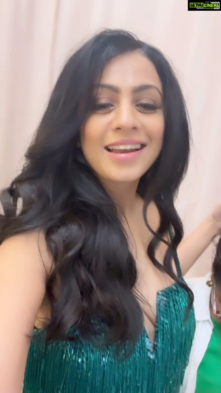 Manasi Parekh Instagram - #Bts #photoshoot the final look will come out very polished and perfect but I prefer imperfect and candid 😜 #manasiparekh