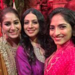 Manasi Parekh Instagram – @parthivgohil9 flew down straight from Kailash Mansarovar ( the birth place of Ganesha in North) and I landed from Rameshwaram( the place with maximum Shiva Temples in the South) to experience the fabulous Ganapaty celebrations at Antilia by the Ambanis! It’s such a special and one of a kind celebration. And the best part is that @parthivgohil9 performs there every year 🙏🏼😇😇
#ganpatibappamorya
HMU : @rxxti Antilla House Of Ambani