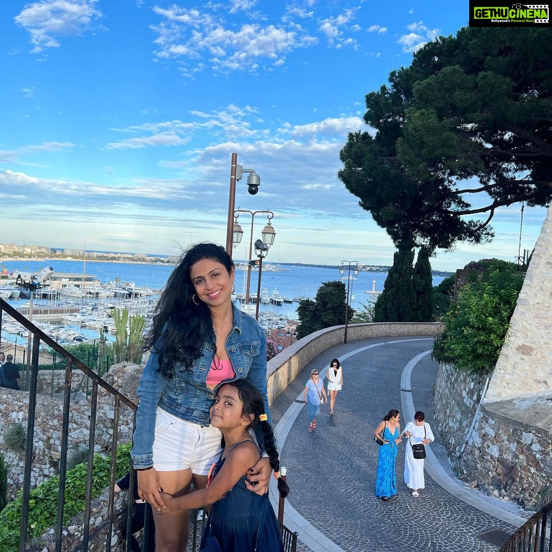 Manasi Parekh Instagram - Major missing!! Let’s do Cannes and Paris again @vatsal_parekh @nishmakamdar @parthivgohil9 ?? Europe