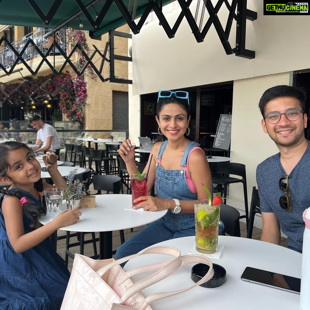 Manasi Parekh Instagram - Major missing!! Let’s do Cannes and Paris again @vatsal_parekh @nishmakamdar @parthivgohil9 ?? Europe