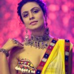 Manasi Parekh Instagram - It’s so gloomy and rainy outside, all I can think of is when will Navratri come!!! Jaldiiii garba karva chhe 💃🏽