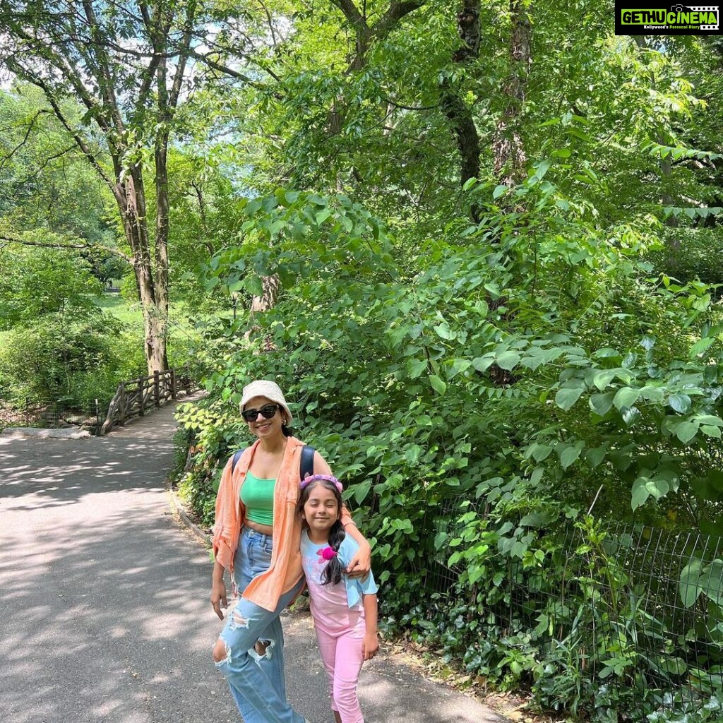 Manasi Parekh Instagram - Celebrating #worldenvironmentday today at #centralpark.. how can we ever take this earth, skies and water for granted? Ever grateful for the wonderful planet we live on and hoping we can safeguard it for the future 🌳♥️ #nofilter #naturalbeauty Central Park NY City
