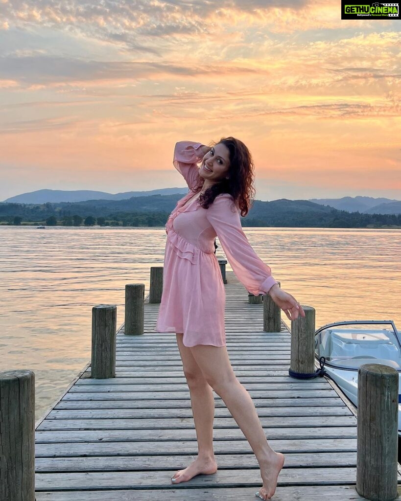 Manjari Fadnnis Instagram - I know! So Totally filmy!😅 How could I not get one with a filmy pose at this Jaadui location, that too at the Jaadui Hour!😋😍 #magichour #pier #filmy #bollywood #bollywoodstyle #travel #gorgeous #lake #britain #unitedkingdom #cumbria #barbiedoll #indianbarbieinuk #barbiefeet Low Wood Bay Resort & Spa