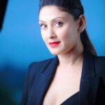 Manjari Fadnnis Instagram - Embrace your dark side…. Hair: @nisha.padhariya Photography : @ak_770078 Manager : @babubhaithiba PR: @v4uprmedia #black #blackmagic #style #fashion #manjarifadnis #redlips