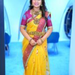 Manjula Paritala Instagram – #kalamkaridigitalprintsaree with scalloped border with blouse @qalamkariwarehouse

#ethnicwear #sareefashionista #indowestern #celebrity